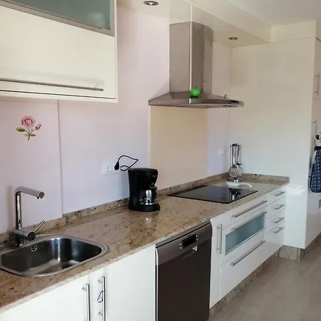 Beautifully Decorated Two Bedroom In The Heart Of Five Minutes Walk From Palais 409 戛纳