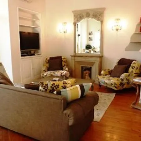 公寓 Beautifully Decorated Two Bedroom In The Heart Of Five Minutes Walk From Palais 409