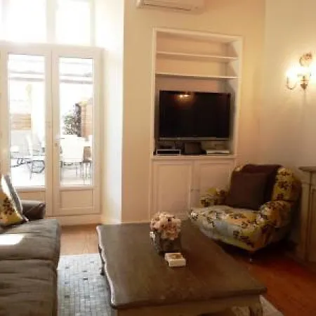 Beautifully Decorated Two Bedroom In The Heart Of Five Minutes Walk From Palais 409 公寓 戛纳